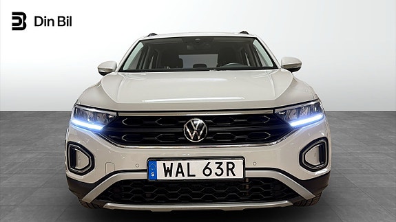 Volkswagen T-Roc 4 of 5