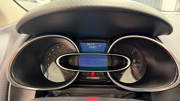 Renault Clio 10 of 14