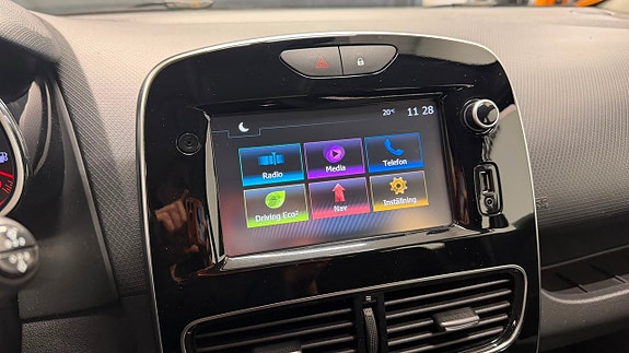 Renault Clio 9 of 14