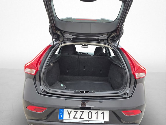 Volvo V40 26 of 30