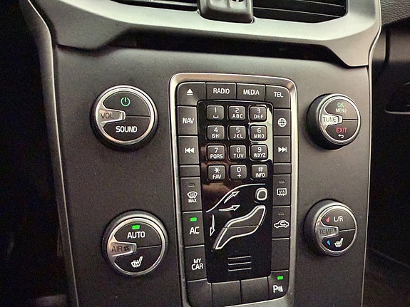 Volvo V40 22 of 30