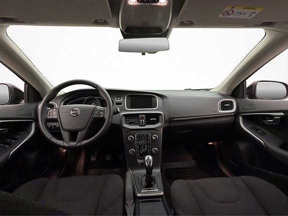 Volvo V40 12 of 30