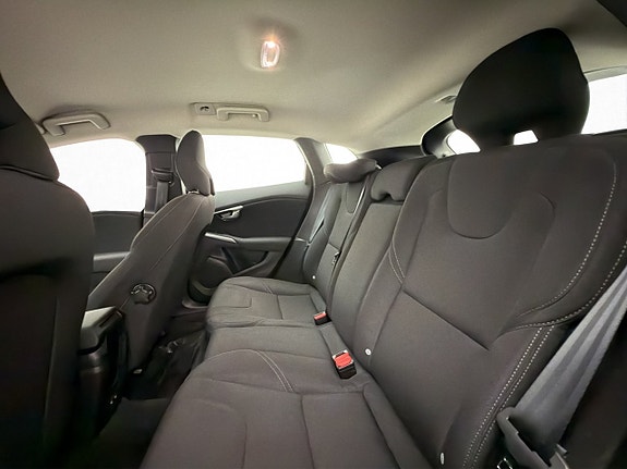 Volvo V40 25 of 30