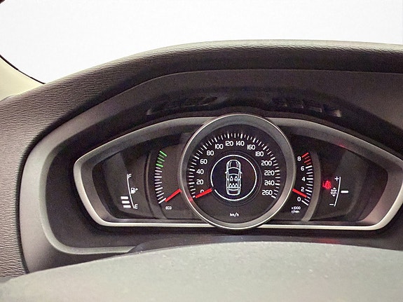 Volvo V40 16 of 30