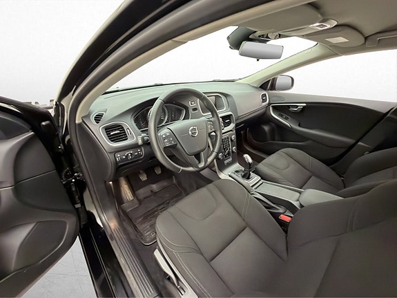 Volvo V40 10 of 30