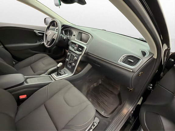 Volvo V40 24 of 30