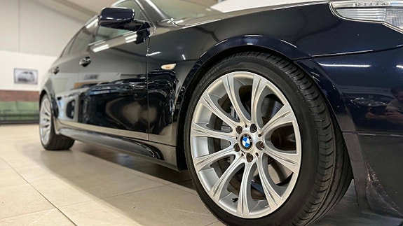 BMW 550i 5 of 5
