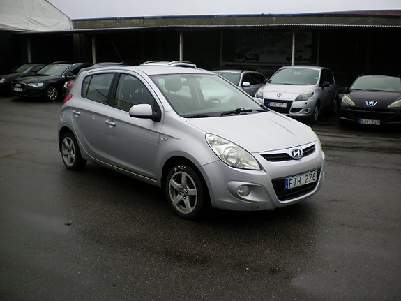 Hyundai i20 2 of 5