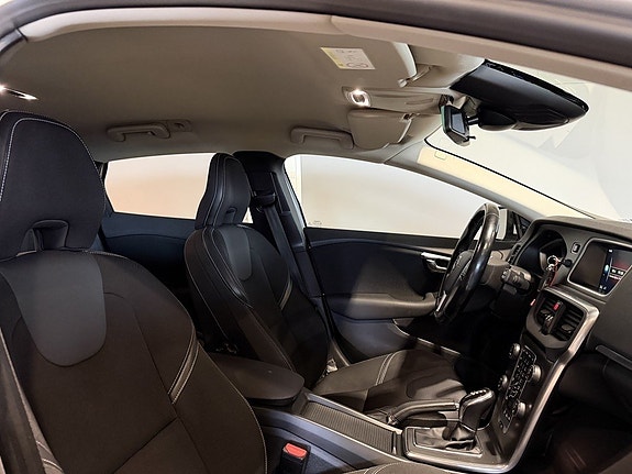 Volvo V40 19 of 30