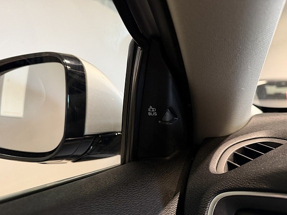 Volvo V40 14 of 30