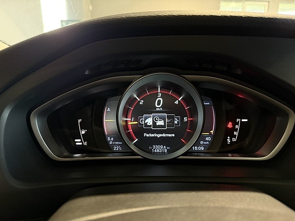 Volvo V40 16 of 30