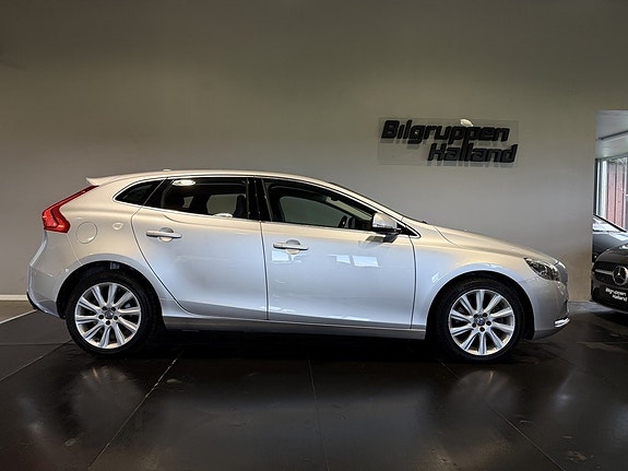 Volvo V40 7 of 30