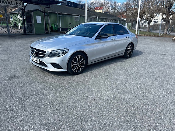 Mercedes-Benz C220 d 2 of 5
