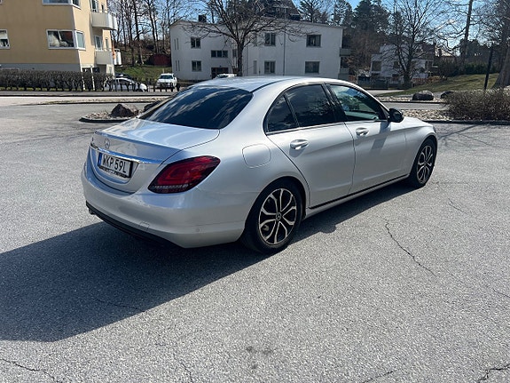 Mercedes-Benz C220 d 4 of 5