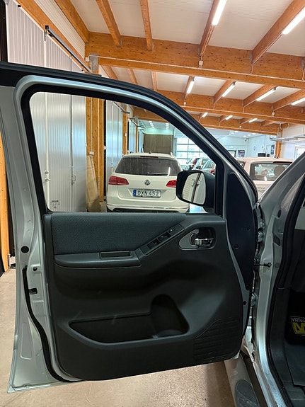 Nissan Navara 5 of 5