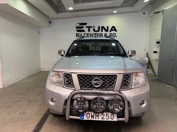 Nissan Navara 2 of 5