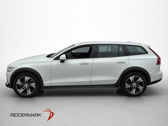 Volvo V60 Cross Country 4 of 30