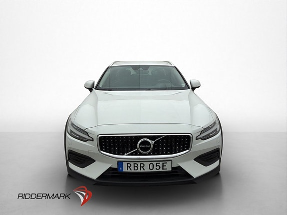 Volvo V60 Cross Country 2 of 30
