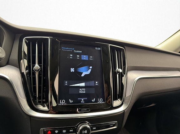 Volvo V60 Cross Country 21 of 30