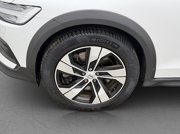 Volvo V60 Cross Country 29 of 30