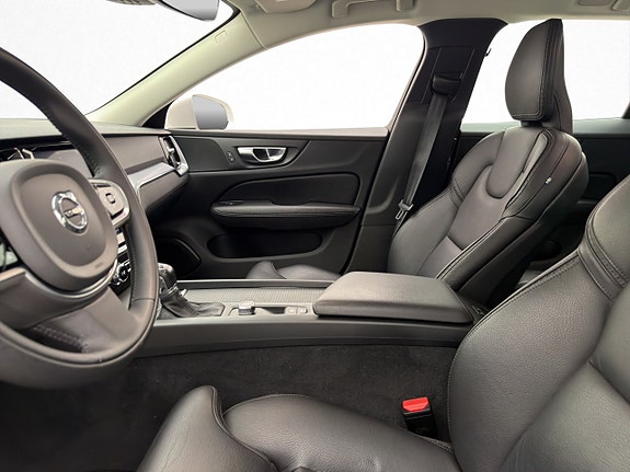 Volvo V60 Cross Country 10 of 30