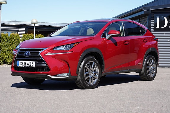 Lexus NX300h 8 of 27