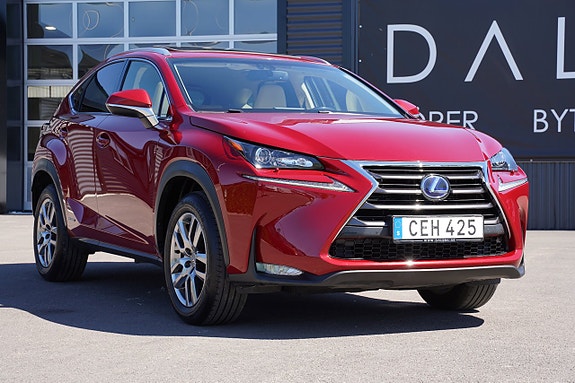Lexus NX300h 23 of 27