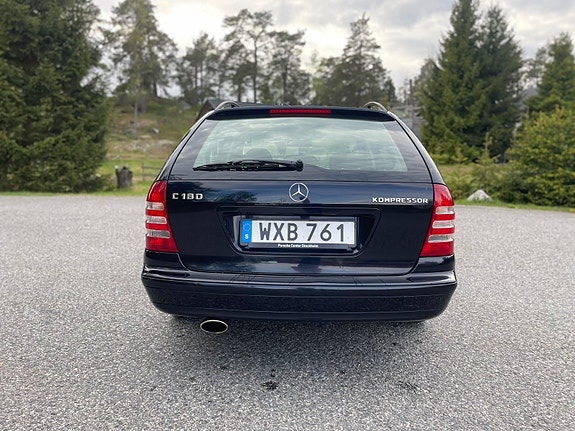 Mercedes-Benz C180 7 of 12