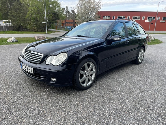 Mercedes-Benz C180 2 of 5
