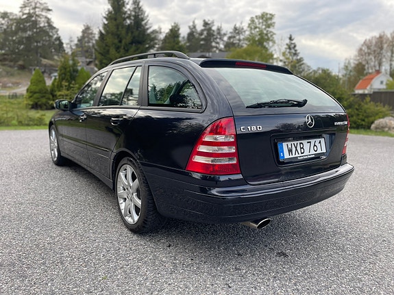 Mercedes-Benz C180 8 of 12