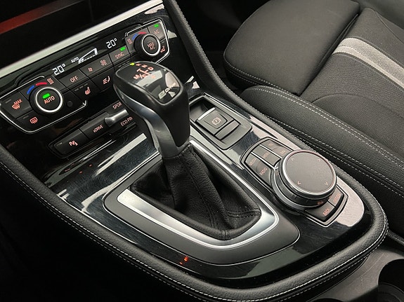 BMW 225xe 26 of 30