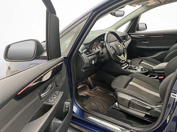 BMW 225xe 10 of 30