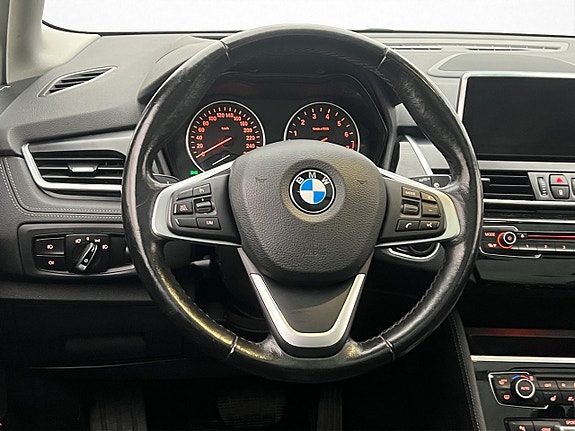 BMW 225xe 12 of 30