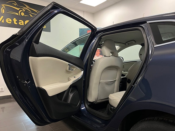 Volvo V40 10 of 27