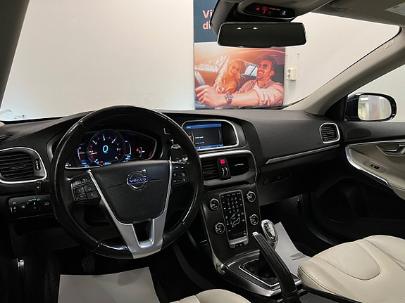 Volvo V40 14 of 27
