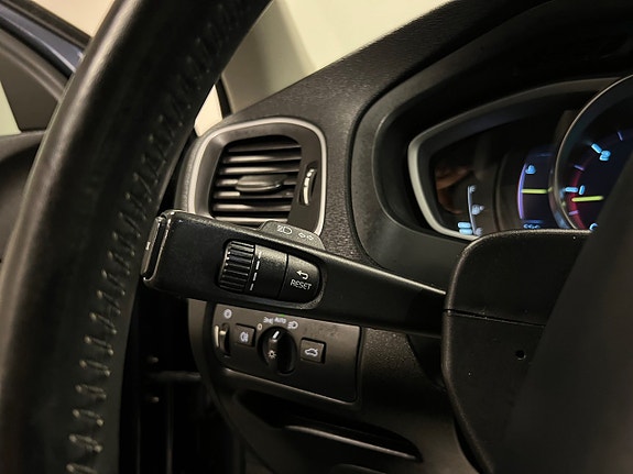 Volvo V40 25 of 27