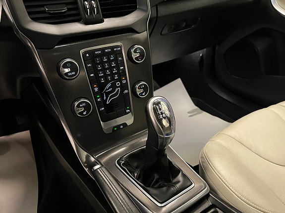 Volvo V40 16 of 27