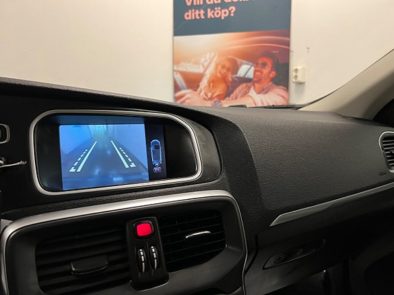 Volvo V40 17 of 27