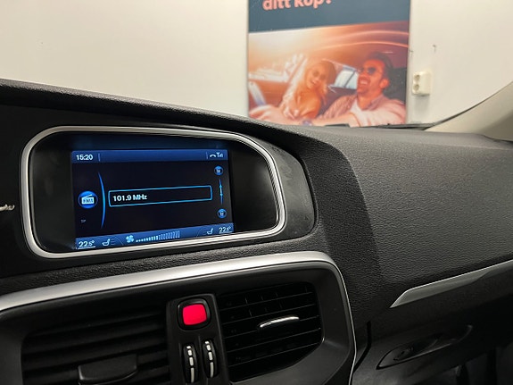Volvo V40 19 of 27