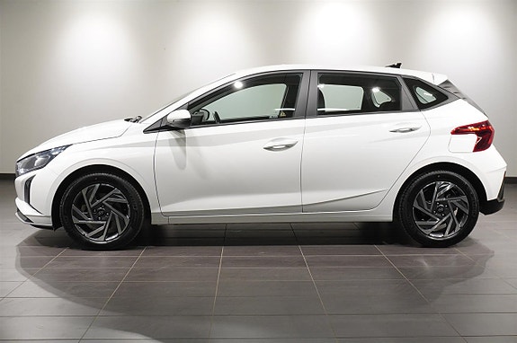 Hyundai i20 2 of 5