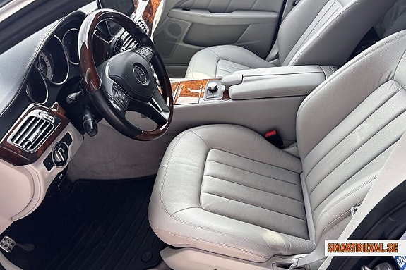 Mercedes-Benz CLS350 12 of 18