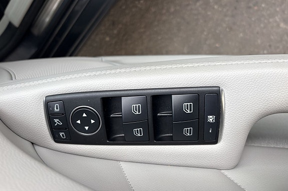 Mercedes-Benz CLS350 18 of 18
