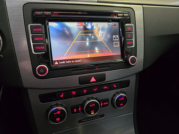 Volkswagen Passat 11 of 13