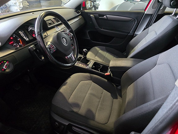 Volkswagen Passat 6 of 13