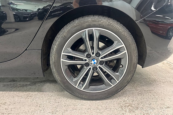 BMW 118i 14 of 17