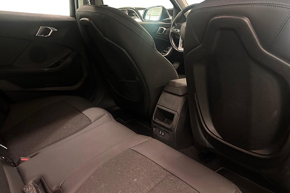 BMW 118i 7 of 17