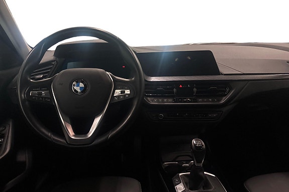 BMW 118i 8 of 17