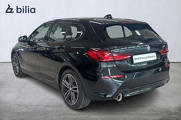 BMW 118i 2 of 5