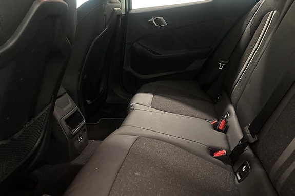 BMW 118i 11 of 17