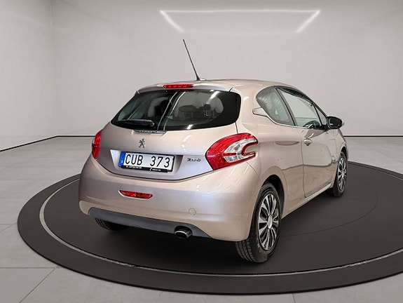 Peugeot 208 24 of 25